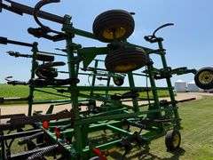 2011 John Deere 2410 3-Section 28’ Chisel Plow, 32” Tru-Depth Standards, 30 Shank, Single Point Dept