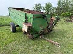 Henke Model FW210 Feed Wagon. This Item is Located in South Dakota, Therefore South Dakota Sales Tax