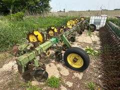 John Deere Rear Mount Cultivator, 8 Row 30”, Rolling Shields