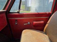 1970 Chevrolet C50 Single Axle Grain Truck, V8 Engine, 4+2 Transmission, 8.25 x 20 Front and Rear Ti