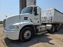 2000 Mack Vision 600 Day Cab Semi, 708,319 Miles, Eaton Fuller Automatic Transmission, Jake Brake, P
