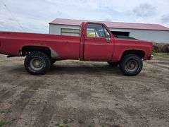 1974 Chevrolet Single Cab, Muncie 4 Speed Transmission, 305 Chevrolet Engine, 33x12.50R15 Tires, VIN
