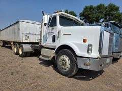 1988 International Day Cab Semi, 953,035 Miles, 9 Speed Eaton Transmission, Muncie 1 Line High Flow