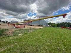 Westfield 13” x 91’ Auger, Right Angle Drive, 540 PTO, Hydraulic Lift, Hopper Walker with 2 Remotes,