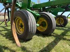 2011 John Deere 2410 3-Section 28’ Chisel Plow, 32” Tru-Depth Standards, 30 Shank, Single Point Dept