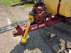 Hardi Navigator 1000 Sprayer, 100’ Boom, 1000 Gallon Poly Tank, 13.6x38 Tires with Duals, Hydraulic