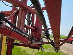 Hardi Navigator 1000 Sprayer, 100’ Boom, 1000 Gallon Poly Tank, 13.6x38 Tires with Duals, Hydraulic