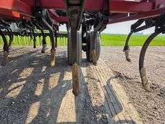 Case IH 48’ Tiger Mate II Tri Fold Digger, 7.60-15 Front Tires, 9.5-15 Tires on Wings and 11L-15 Tir