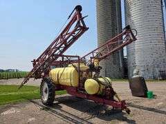 Hardi Navigator 1000 Sprayer, 100’ Boom, 1000 Gallon Poly Tank, 13.6x38 Tires with Duals, Hydraulic