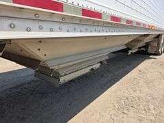 1997 Wilson Commander 40’ Grain Hopper, Roll Tarp, Spring Ride, Rear Ladder, New Tarp, 11R22.5 Tires