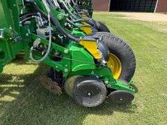2014 John Deere 1770NT Planter, *Has 2021 Exact Emerge Update*, Hydraulic Downforce, 500 Gallon Liqu