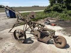 John Deere No. 44 2-14”-16” Slat Bottom Plow on Steel, Clutch Lift, (2) Coulters