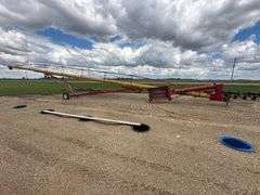 Westfield 13” x 91’ Auger, Right Angle Drive, 540 PTO, Hydraulic Lift, Hopper Walker with 2 Remotes,