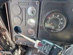 1988 International Day Cab Semi, 953,035 Miles, 9 Speed Eaton Transmission, Muncie 1 Line High Flow