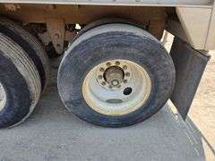 1997 Wilson Commander 40’ Grain Hopper, Roll Tarp, Spring Ride, Rear Ladder, New Tarp, 11R22.5 Tires