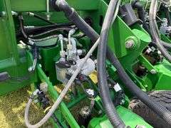 2014 John Deere 1770NT Planter, *Has 2021 Exact Emerge Update*, Hydraulic Downforce, 500 Gallon Liqu