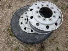 (2) Aluminum Low Pro 22.5 Rims and 1 Tire, Buying All for One Money