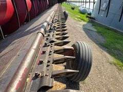 IH Model 1020 Bean Head, 25’ Wide, Bolt on Sections, Comes with 4 Wheel Header Trailer, 9.5L-14 Tire