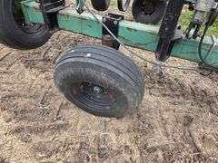 Summers 30’ Multi Weeder, S-Tine with 5 Bar Coil Tine Harrow, 14L-16.1 on 6 Bolt Rims, 9.5L-14 on 6 