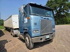 1990 Volvo Cab Over Semi Tractor, 452,999 Miles, 13 Speed Transmission, 11R22.5 Fronts and Rears, Ad
