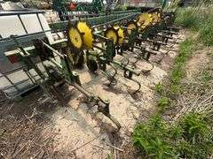 John Deere Rear Mount Cultivator, 8 Row 30”, Rolling Shields