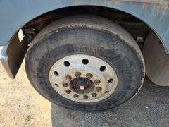 1990 Volvo Cab Over Semi Tractor, 452,999 Miles, 13 Speed Transmission, 11R22.5 Fronts and Rears, Ad