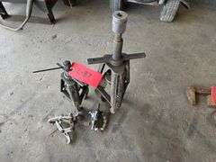 Gear and Bearing Pullers, Model 110, 106 and 2 Misc