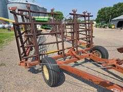 Melroe Model 452 – 12 Section 6' Coil Tine Drag, Hydraulic Down, SN: 661275 *One wing tire blew from