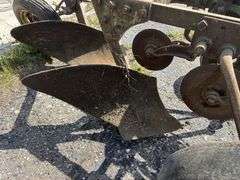 John Deere 2-14”-16” on No. 16 Frame, (2) Coulters, on Rubber, Clutch Lift