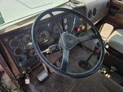 1988 International Day Cab Semi, 953,035 Miles, 9 Speed Eaton Transmission, Muncie 1 Line High Flow
