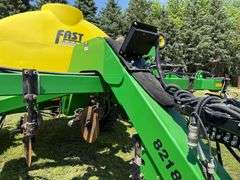2012 Fast 8218 Fertilizer Bar, 24 Row 30”, 1,800 Gallon Poly Tank with Bottom Fill, Rear Lights, Non