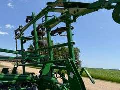 2011 John Deere 2410 3-Section 28’ Chisel Plow, 32” Tru-Depth Standards, 30 Shank, Single Point Dept
