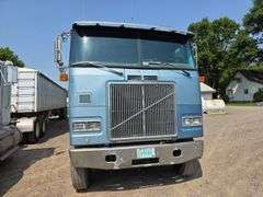 1990 Volvo Cab Over Semi Tractor, 452,999 Miles, 13 Speed Transmission, 11R22.5 Fronts and Rears, Ad