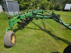 John Deere 3710 – 10 Bottom Onland Plow, Auto Reset with Coulters, Adjustable from 16” – 20” Widths,