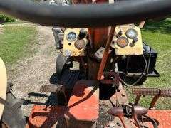 Case 400 Wide Front, 3pt, 1 Set of Rear Hydraulics, Hours Unknown, Diesel, 14.9 x 38 Rears, Runs Per