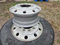 (2) Aluminum Low Pro 22.5 Rims and 1 Tire, Buying All for One Money