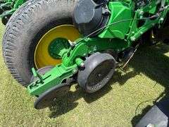 2014 John Deere 1770NT Planter, *Has 2021 Exact Emerge Update*, Hydraulic Downforce, 500 Gallon Liqu