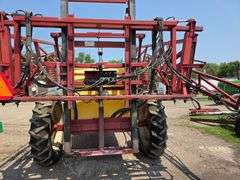 Hardi Navigator 1000 Sprayer, 100’ Boom, 1000 Gallon Poly Tank, 13.6x38 Tires with Duals, Hydraulic