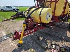 Hardi Navigator 1000 Sprayer, 100’ Boom, 1000 Gallon Poly Tank, 13.6x38 Tires with Duals, Hydraulic