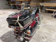 1983 Harley Davidson Electra Glide Motorcycle, 17,129 Miles, Needs Battery, Clutch is Stuck, Will Ne