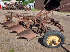 Allis Chalmers 3/16 Pull Type Plow