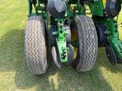2014 John Deere 1770NT Planter, *Has 2021 Exact Emerge Update*, Hydraulic Downforce, 500 Gallon Liqu
