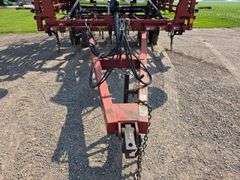 Case IH 48’ Tiger Mate II Tri Fold Digger, 7.60-15 Front Tires, 9.5-15 Tires on Wings and 11L-15 Tir