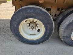 1997 Wilson Commander 40’ Grain Hopper, Roll Tarp, Spring Ride, Rear Ladder, New Tarp, 11R22.5 Tires