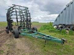 Summers 30’ Multi Weeder, S-Tine with 5 Bar Coil Tine Harrow, 14L-16.1 on 6 Bolt Rims, 9.5L-14 on 6 