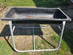 Behlen Country 5’ Galvanized Poly Horse Feeder