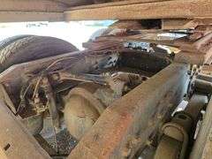 1990 Volvo Cab Over Semi Tractor, 452,999 Miles, 13 Speed Transmission, 11R22.5 Fronts and Rears, Ad