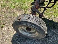 Case 400 Wide Front, 3pt, 1 Set of Rear Hydraulics, Hours Unknown, Diesel, 14.9 x 38 Rears, Runs Per
