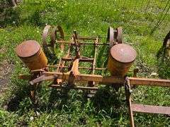 Allis Chalmers 4 Row Planter, All Orange