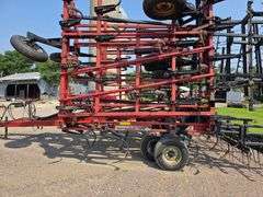 Case IH 48’ Tiger Mate II Tri Fold Digger, 7.60-15 Front Tires, 9.5-15 Tires on Wings and 11L-15 Tir